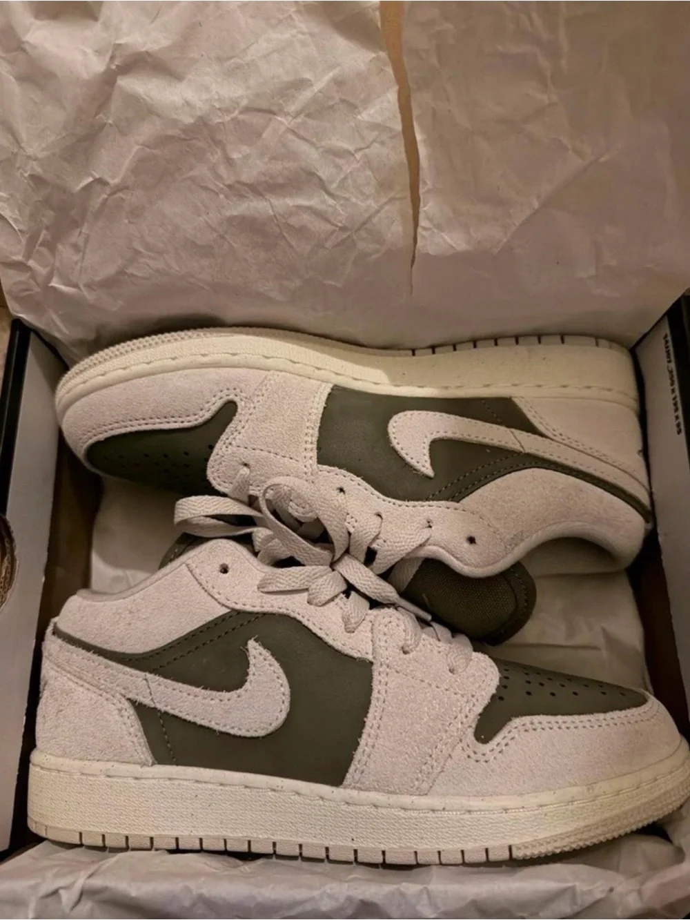 Kids Low-Top Sneakers in Olive Green and Off-White
